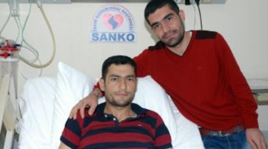 İki Kardeş Organ Nakliyle Hayat Buldu