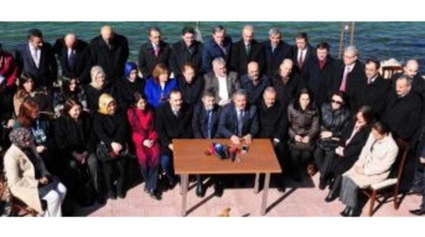 Ak Parti Milletvekillerinden Van&rsquo;a Destek