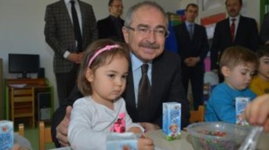 Kırklareli&rsquo;de Okullarda S&uuml;t Dağıtımı Başladı