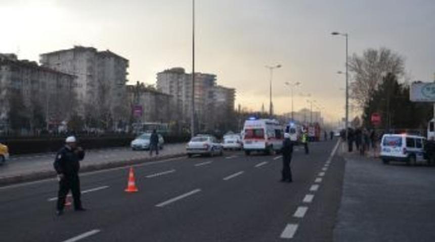 Kayseri'de Trafik Kazası: 1 &Ouml;l&uuml;, 1 Yaralı