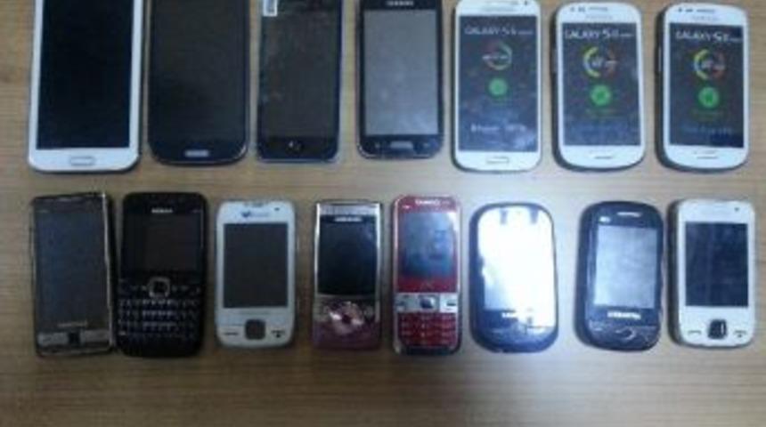 Erzurum&rsquo;da 89 Adet Ka&ccedil;ak Telefon Ele Ge&ccedil;irildi