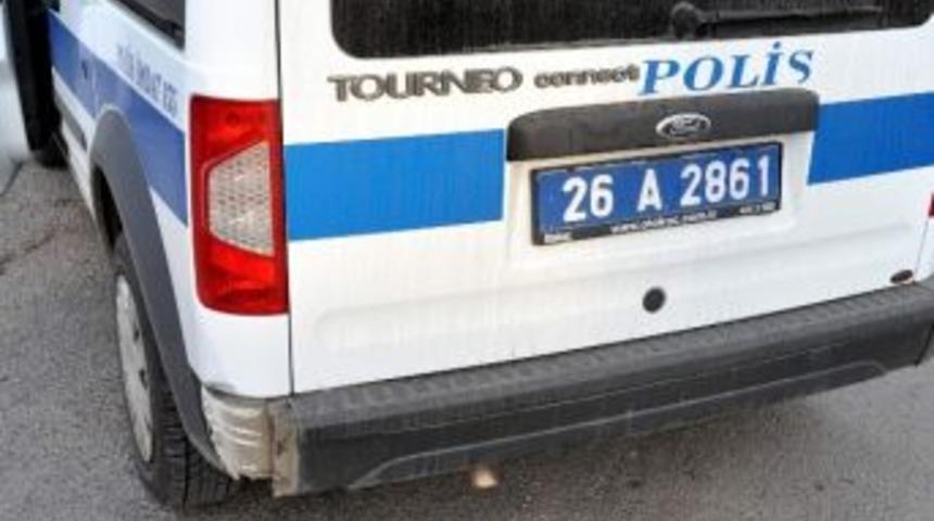 Otomobili İle Polis Aracına &Ccedil;arparak Ka&ccedil;an Ş&uuml;pheli Yakalandı