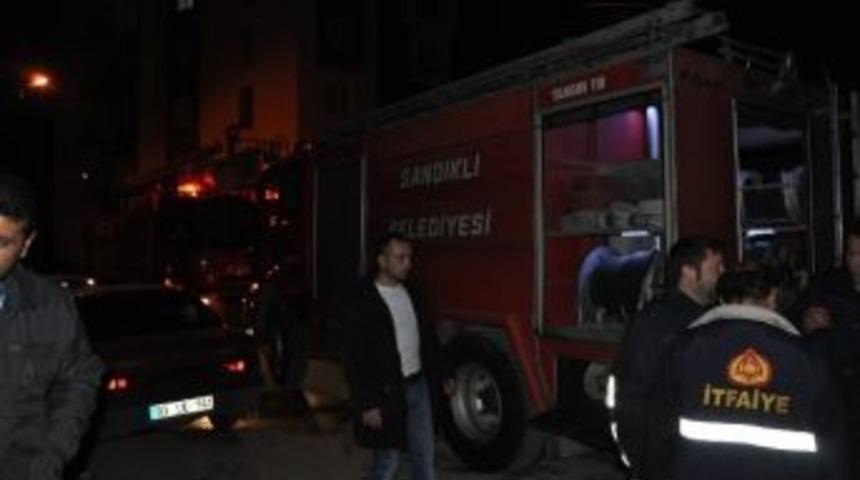 Piknik T&uuml;p&uuml;nden &Ccedil;ıkan Yangın Paniğe Neden Oldu