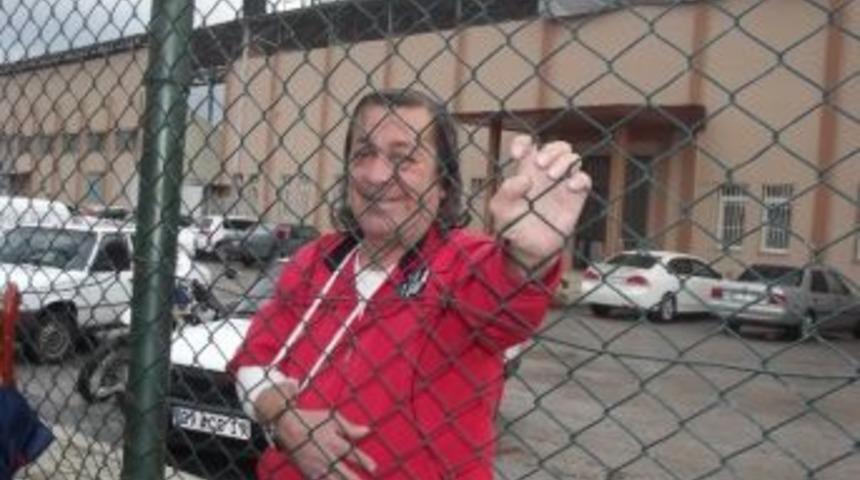 Amigo Semavi Artık G&uuml;l&uuml;yor