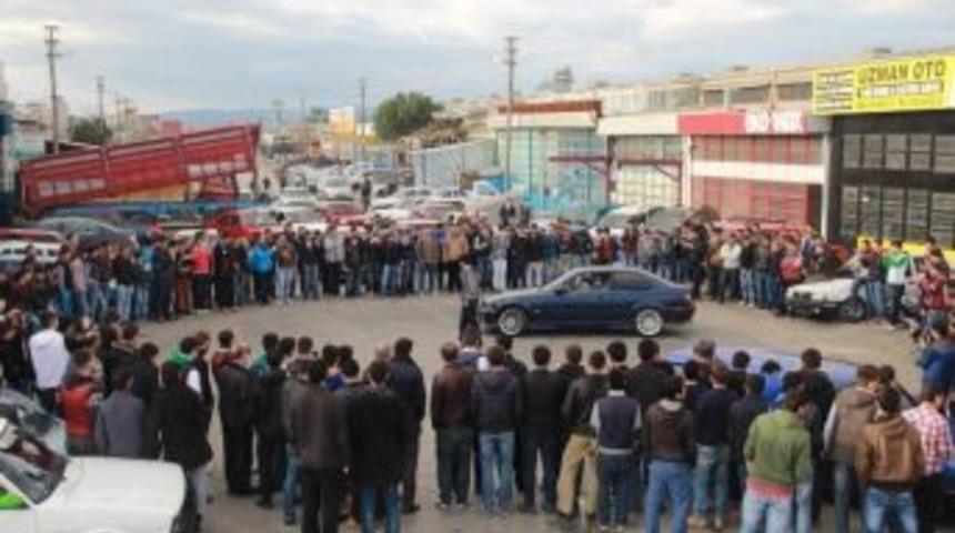 (&ouml;zel Haber) Modifiye Ara&ccedil; Tutkunlarının G&ouml;sterisi, Polisin Gelmesiyle Yarıda Kaldı