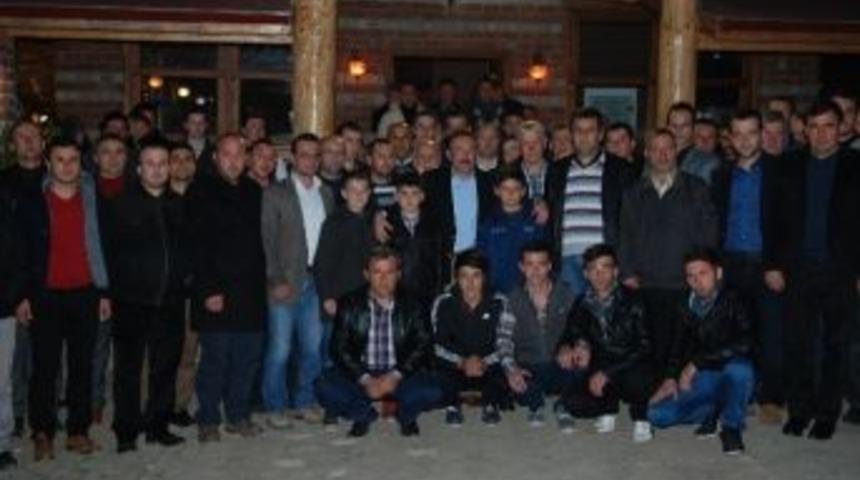 Başkan Doğan Akmeşe'de Gen&ccedil;lerle Bir Araya Geldi