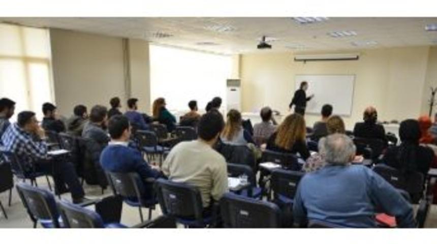 &Uuml;niversiteli Gen&ccedil;lere Sinema- Televizyon Eğitimi Veriliyor