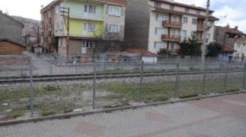 &Ccedil;arşı Mahalle&rsquo;ye Tren Yolu Yaya Alt Ge&ccedil;idi