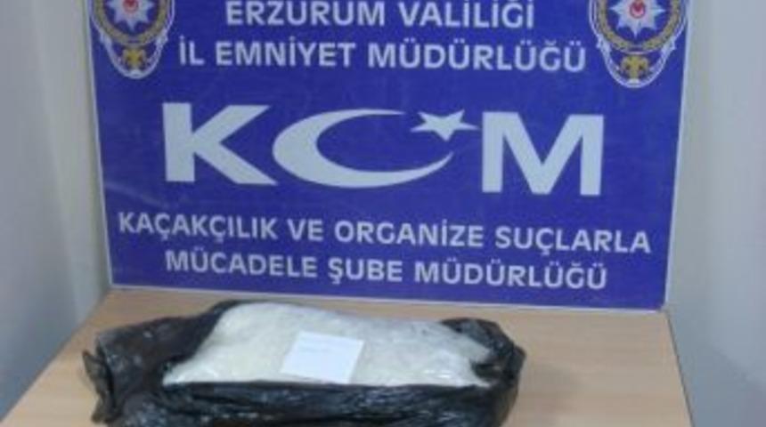 Erzurum&rsquo;da İran Uyruklu 1 Kişiden 3 Bin Gram Metamfetamin Uyuşturucu Madde Ele Ge&ccedil;irildi