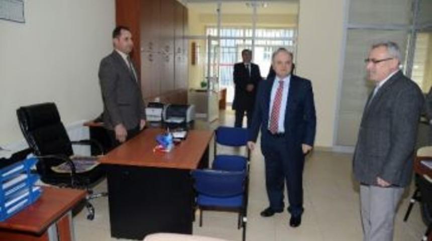 Vali &Ouml;zdemir &Ccedil;akacak Kurum Ziyaretlerine Devam Ediyor