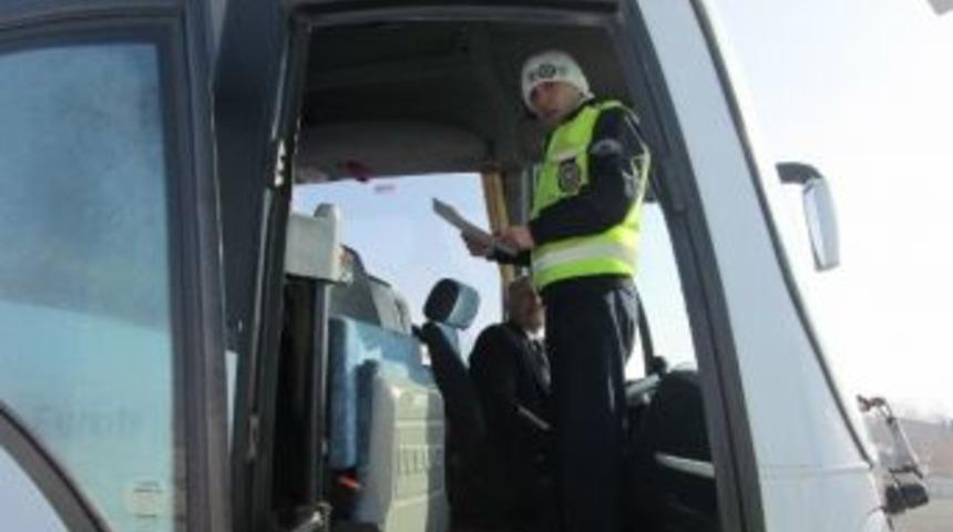 Erzurum Emniyet M&uuml;d&uuml;rl&uuml;ğ&uuml;&rsquo;nden &ldquo;kış Lastiği Ve Emniyet Kemeri&rdquo; Uyarısı