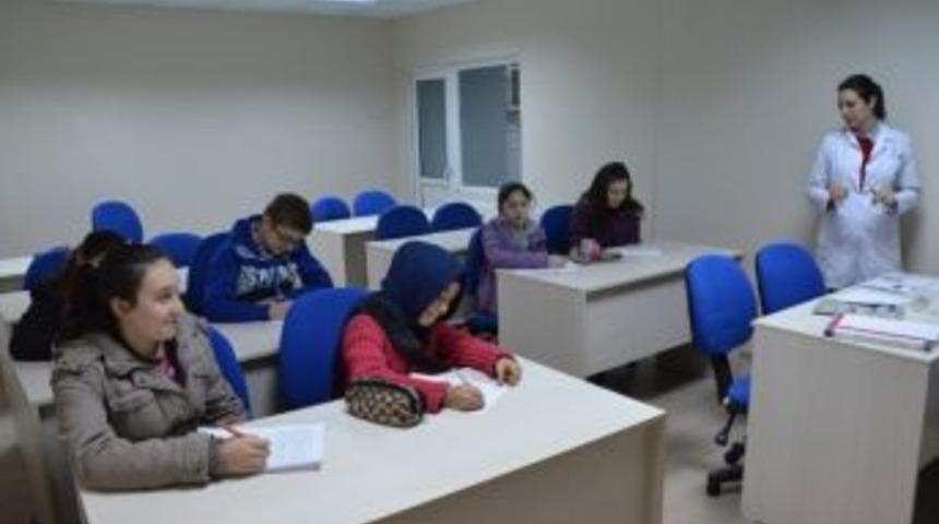 Ak&ccedil;akoca&rsquo;da İngilizce Kursu Başladı