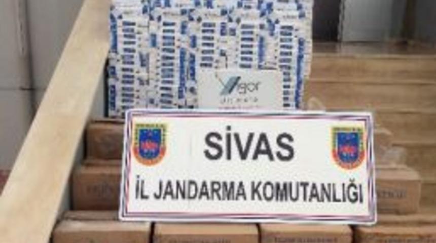 G&uuml;r&uuml;n&rsquo;de 43 Bin Paket Ka&ccedil;ak Sigara Ele Ge&ccedil;irdi