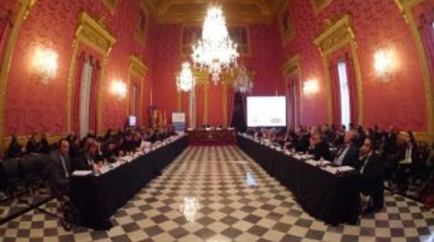 İzmir B&uuml;y&uuml;kşehir Belediyesine Uluslararası Onur