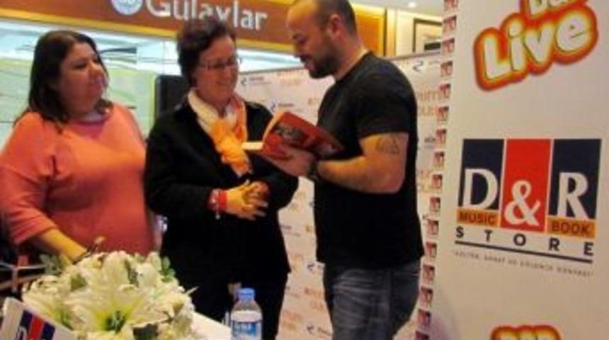 Aşk Yazarına Optimum&rsquo;da B&uuml;y&uuml;k Aşk