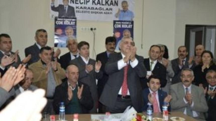 Ak Partili Kalkan'dan 100 &Ouml;ğrenciye Burs S&ouml;z&uuml;