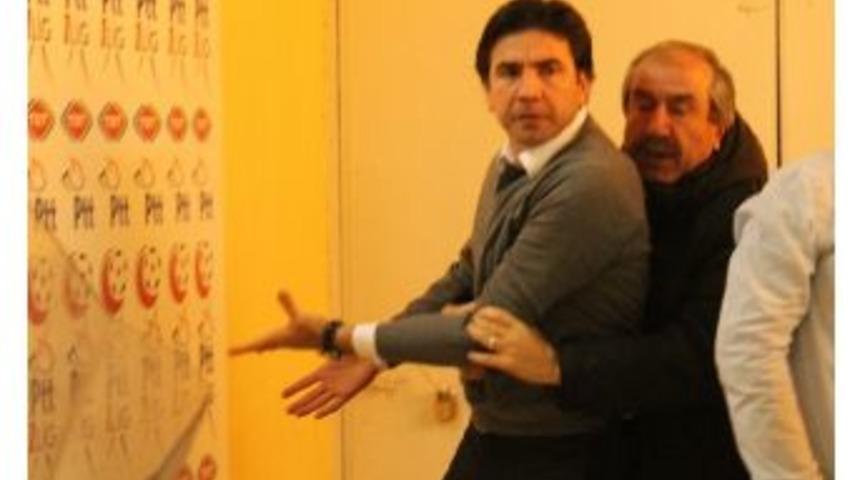 Osman &Ouml;zk&ouml;yl&uuml;, Fethiyespor Taraftarları İle Tartıştı