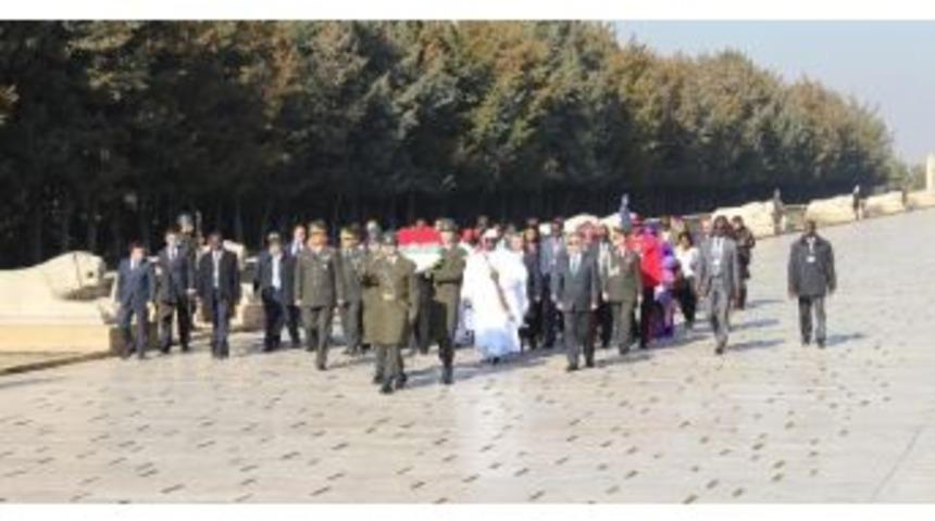 Gambiya Cumhurbaşkanı Jammeh Anıtkabir'i Ziyaret Etti
