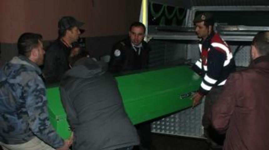 &Ouml;ld&uuml;r&uuml;len Mobilyacının Karısı Serbest Bırakıldı