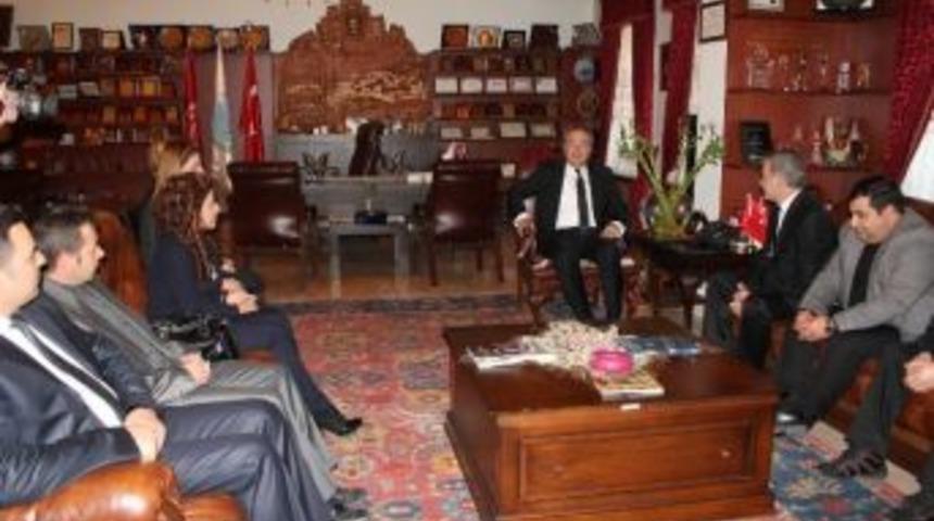 Berber Ve Kuaf&ouml;rler Odası Y&ouml;netim Kurulu &Uuml;yeleri, &Uuml;nver&rsquo;i Ziyaret Etti