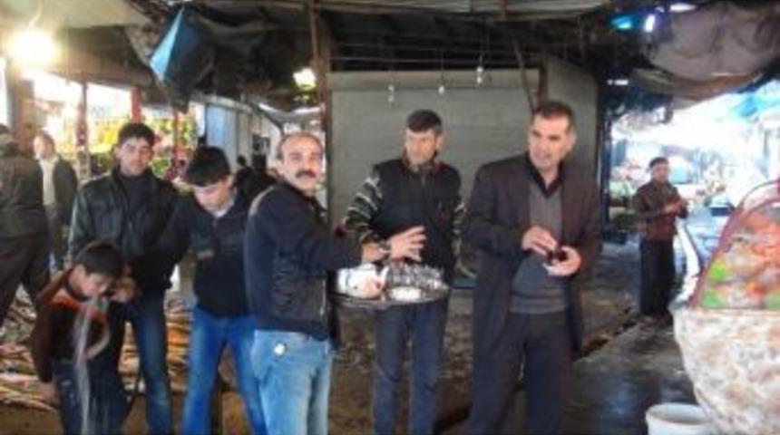 &Ccedil;ocuklarının Ge&ccedil;imini Sağlamak İ&ccedil;in İki Mesleği Aynı Anda Yapıyor