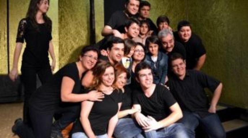 Yazdıkları Oyunları Sahnelediler