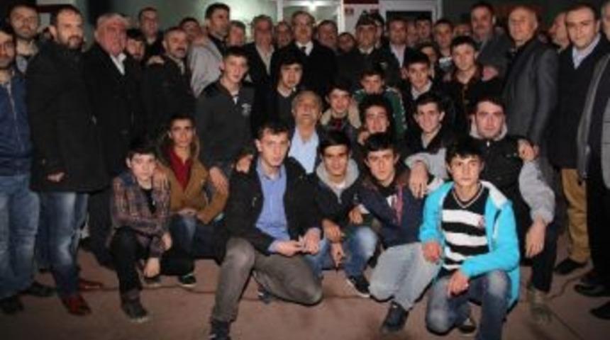 Vali Su G&ouml;n&uuml;llere Hitap Etti