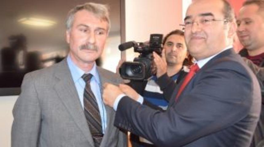 S&ouml;ke Ak Parti&rsquo;de Mehmet Ali Oklay&rsquo;a Rozet