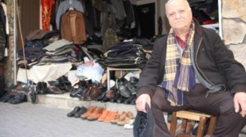 Takım Elbise İle Ayakkabı 15 Lira