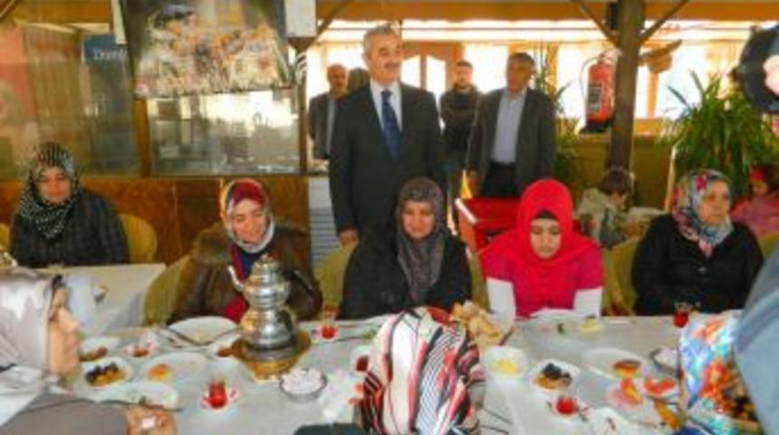 Osmancık&rsquo;ta AK Partili Kadınlar kahvaltıda buluştu