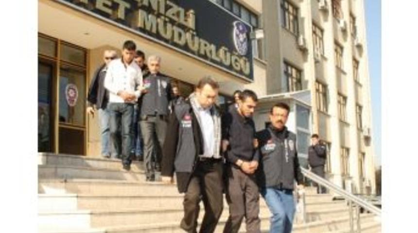 Kar Maskeli Soyguncular Bir Milyon 300 Bin Tl &Ccedil;aldı
