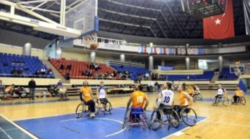 Bağcılar İlk Yarıyı Lider Bitirdi