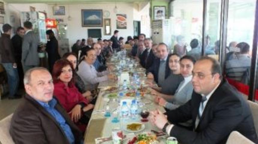 Sakarya Bağımsız Sağlık Sen &Uuml;yeleriyle Yemekte Buluştu