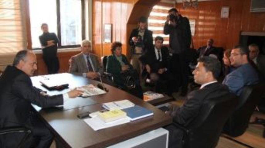 Sever'den T&uuml;rkiye Gazetesi'ne Ziyaret