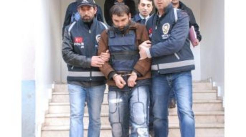 Eşi Ve &Uuml;&ccedil; &Ccedil;ocuğunu &Ouml;ld&uuml;ren Babaya M&uuml;ebbet Hapis Cezası