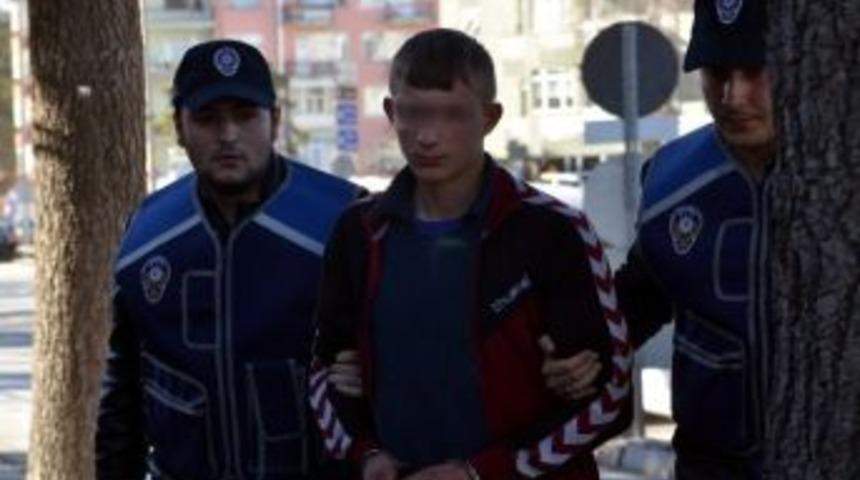 Telefon Hırsızı Su&ccedil;&uuml;st&uuml; Yakalandı