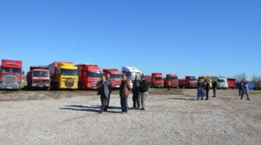 Bafralı Kamyonculardan Uyarı Eylemi