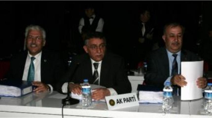 Meclis Toplantısında Ayakkabı Kutusu Diyaloğu