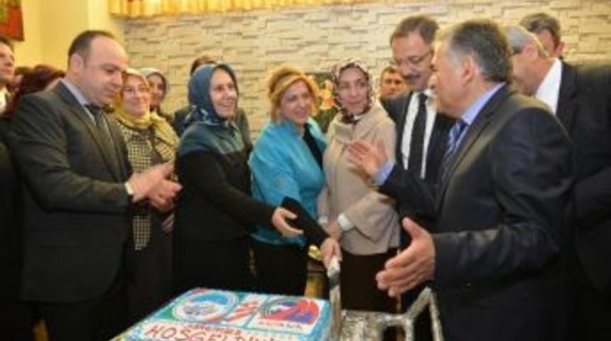 El İşi G&ouml;z Nuru Eserler G&ouml;r&uuml;c&uuml;ye &Ccedil;ıktı