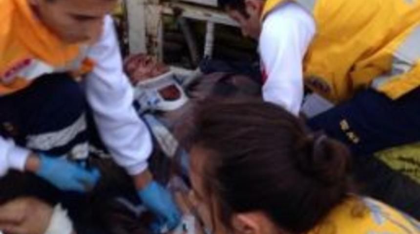 Amca-yeğen Kazada Yaralandı