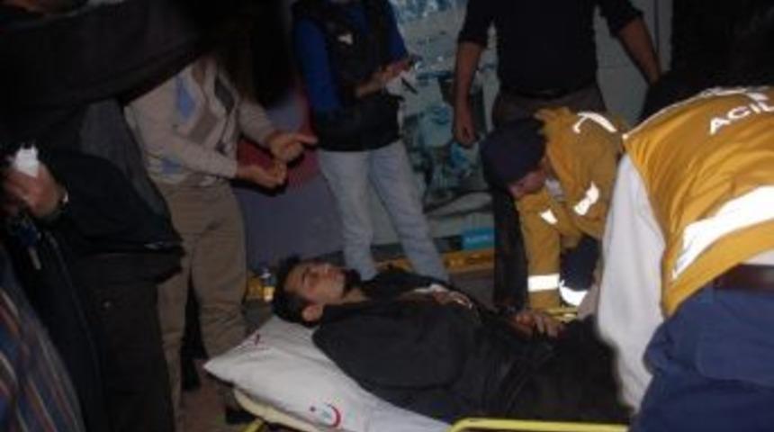 Cep Telefonu Kavgası Kanlı Bitti: 2 Yaralı