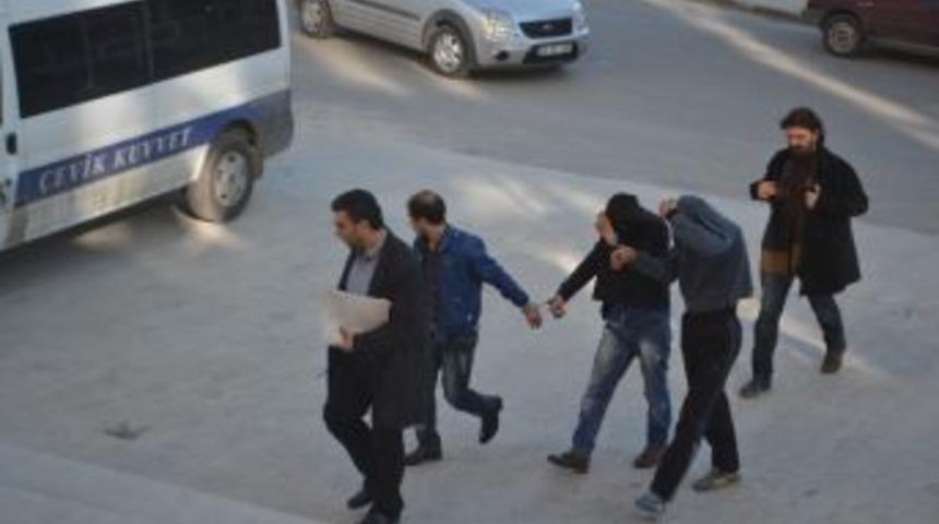 Zehir Tacirlerine Operasyonda 3 G&ouml;zaltı