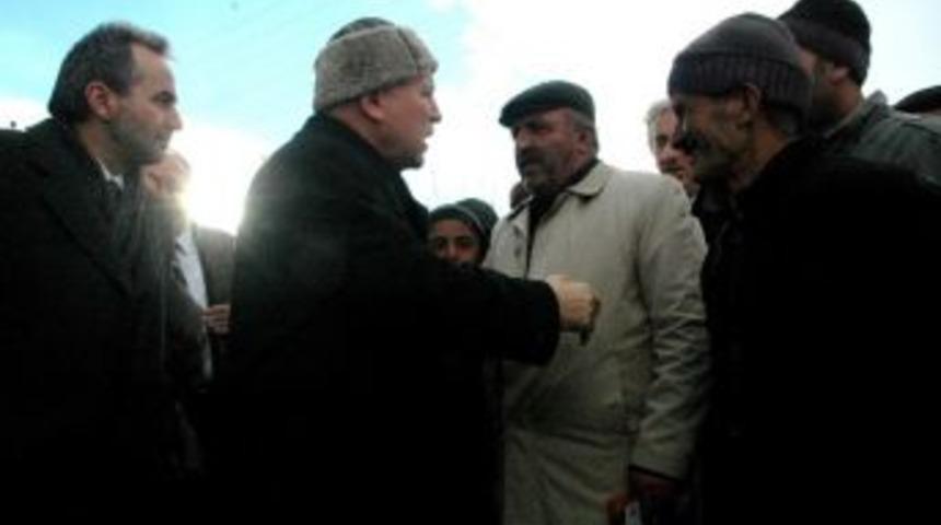 Erzurum B&uuml;y&uuml;kşehir Belediye Başkan Adayı Sekmen, Tekman&rsquo;ın K&ouml;ylerini Ziyaret Etti