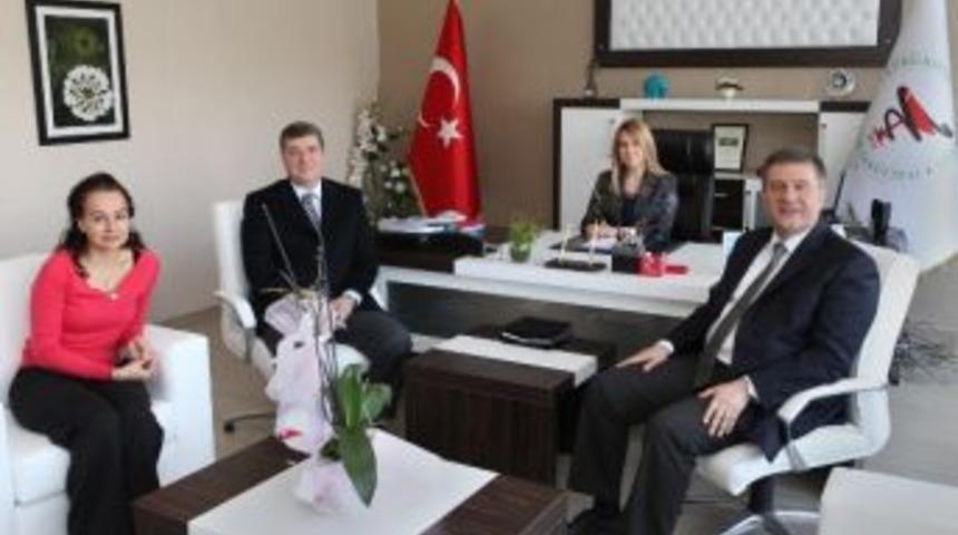 &Ccedil;ukurova Ve Hacettepe Eczacılık Fak&uuml;lteleri İş Birliği Yapacak