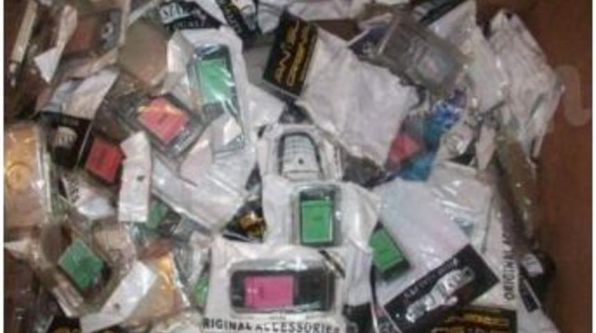 Alanya&rsquo;da Ka&ccedil;ak Telefonculara Baskın