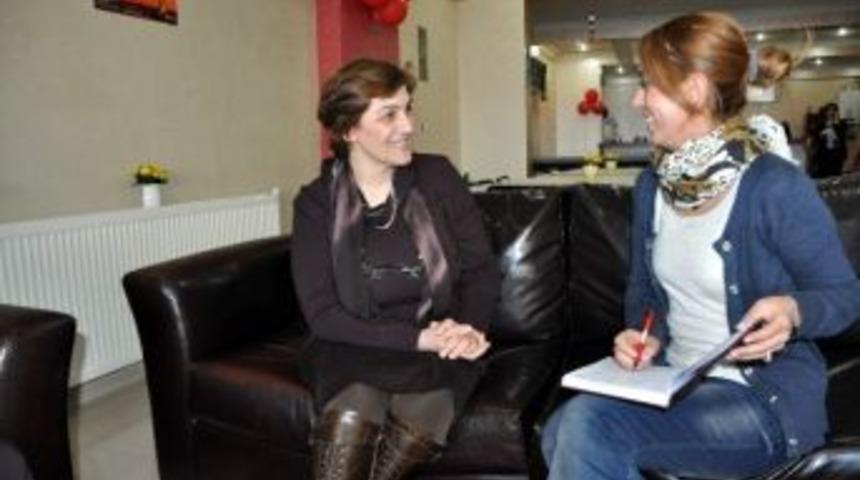 Suşehri Yardım Seven Kadınlar Derneği&rsquo;nden Belediye Başkanlarına Mesaj