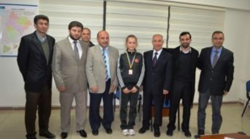 Ayşe Beyza İsve&ccedil;'ten Bronz Madalya İle D&ouml;nd&uuml;