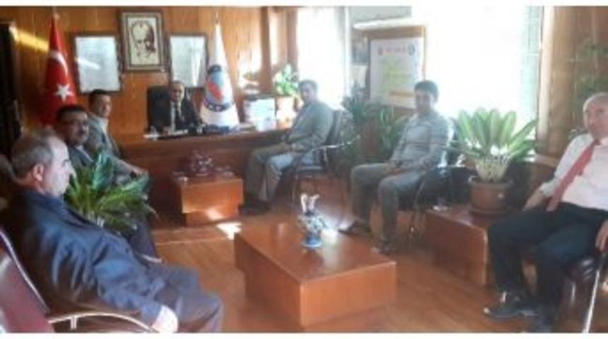 Gediz Kaymakamı Yılmaz, Yeni Kurulan Amat&ouml;r Spor Kul&uuml;pleri Derneği&rsquo;ni Kutladı