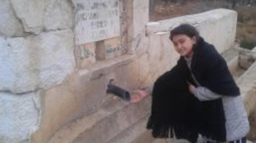 K&uuml;tahya'da K&ouml;y &Ccedil;eşmeleri Suya Hasret