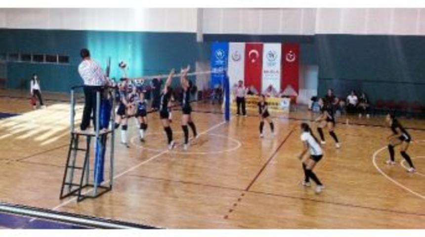 Voleybol Gen&ccedil;ler Ligi Devam Ediyor